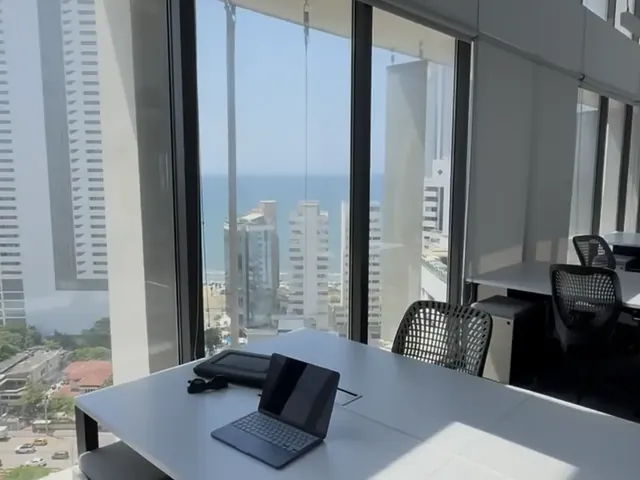 Escritórios da sede inicial em Bocagrande, Cartagena das Índias