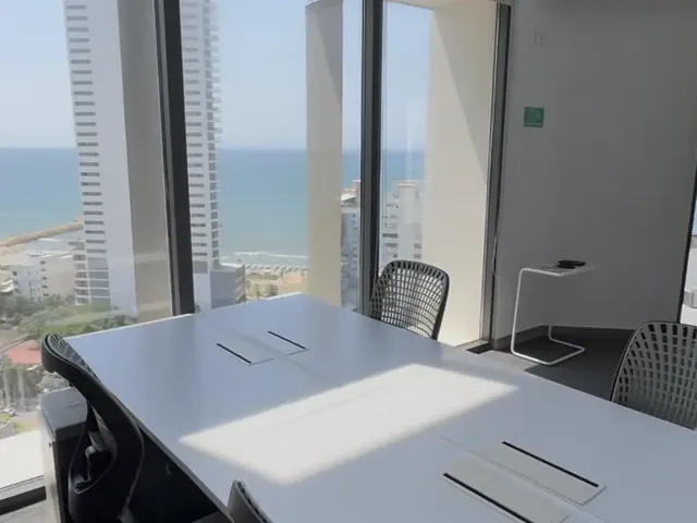 Escritórios da sede inicial em Bocagrande, Cartagena das Índias