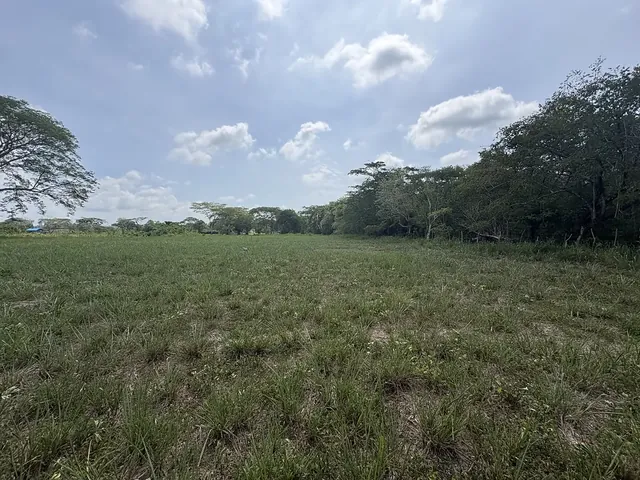 Terreno e envolvente do condomínio El Rancho I, em Santa Rosa de Lima